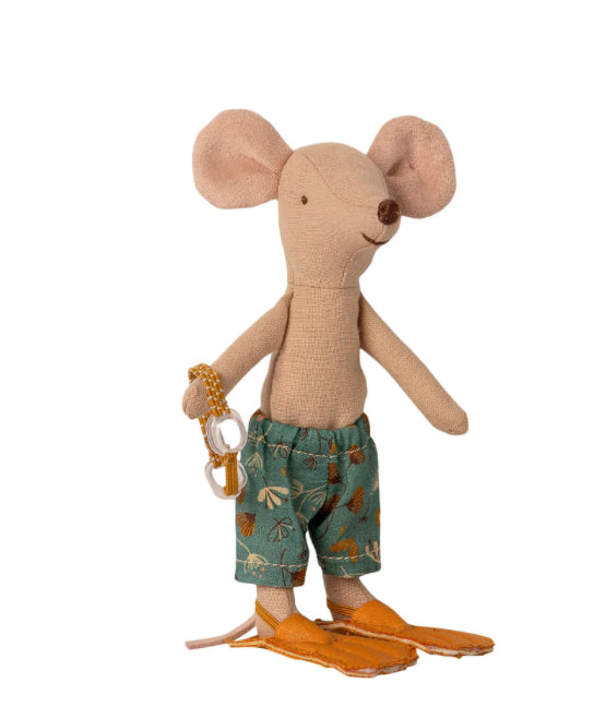 Maileg Big Brother in Cabin de Plage Beach Mice